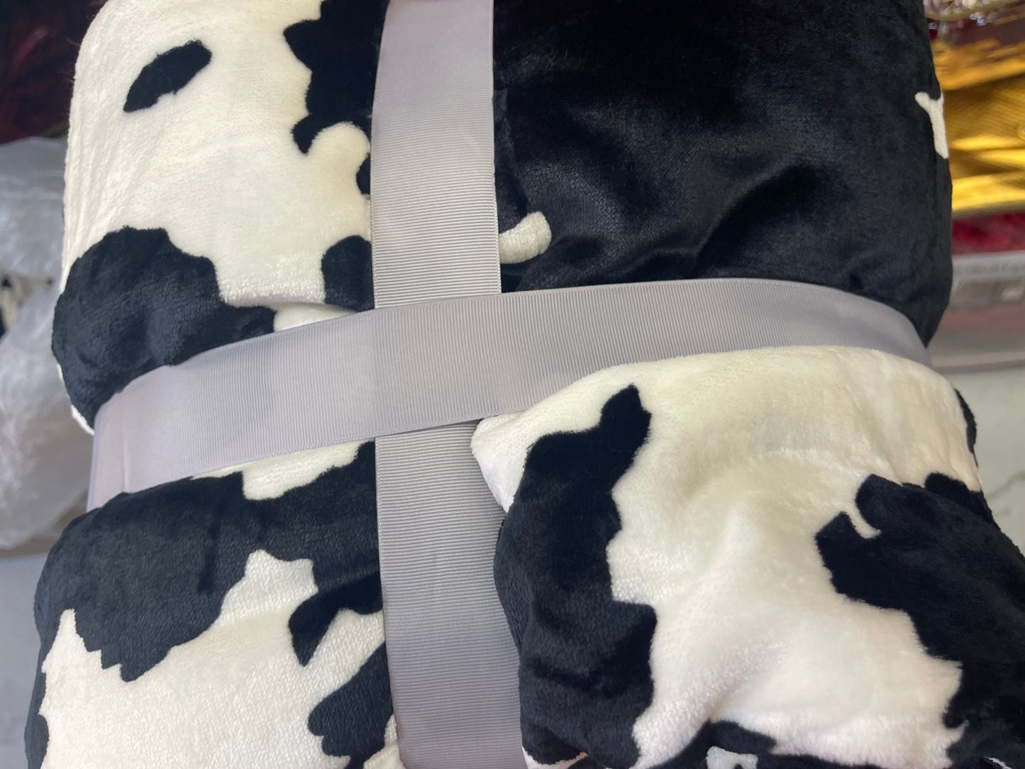 Black & White Cow Super Plush Twin Blanket