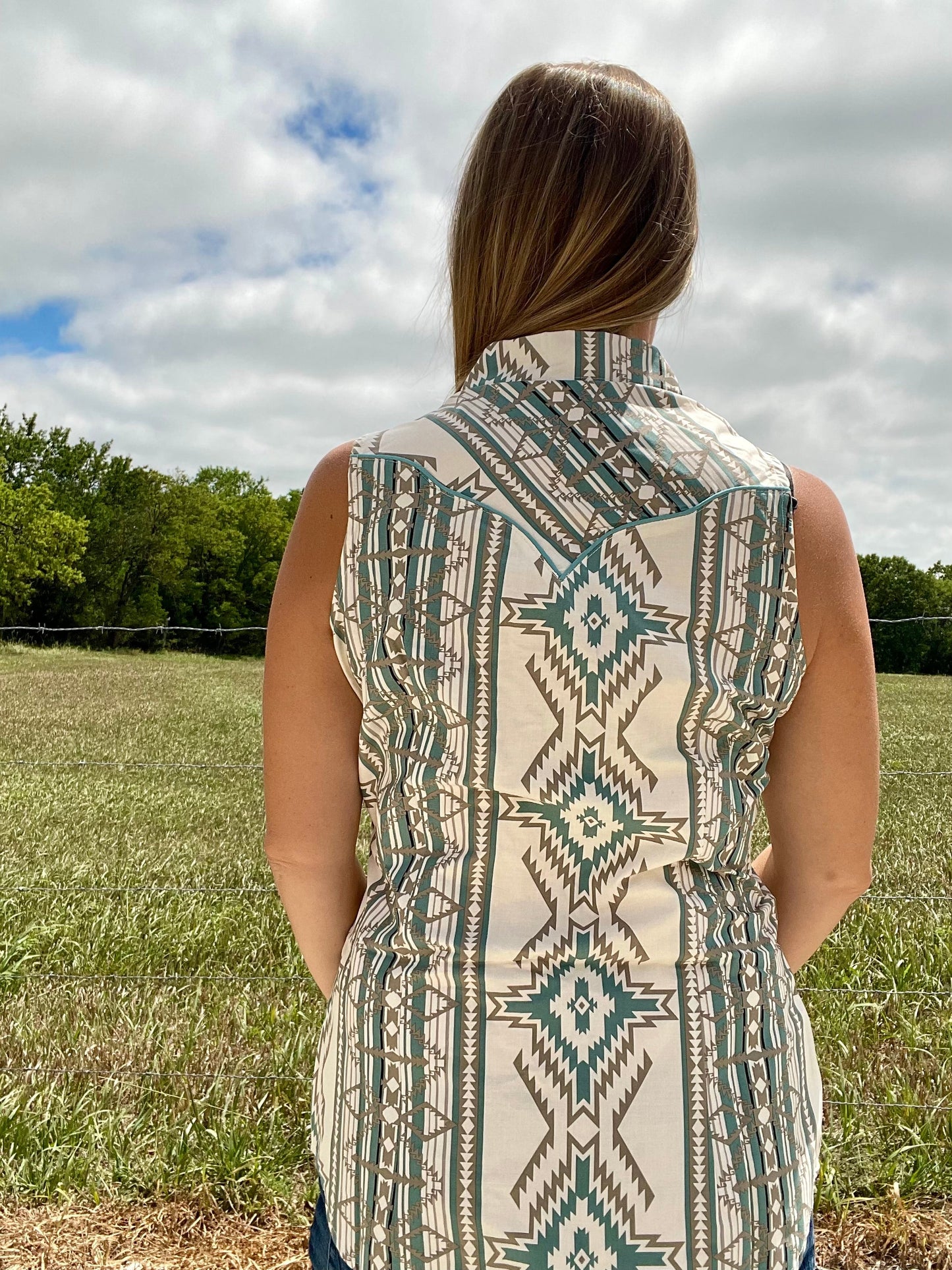 SOUTHWESTERN PRINT SLEEVELESS SNAP TANK