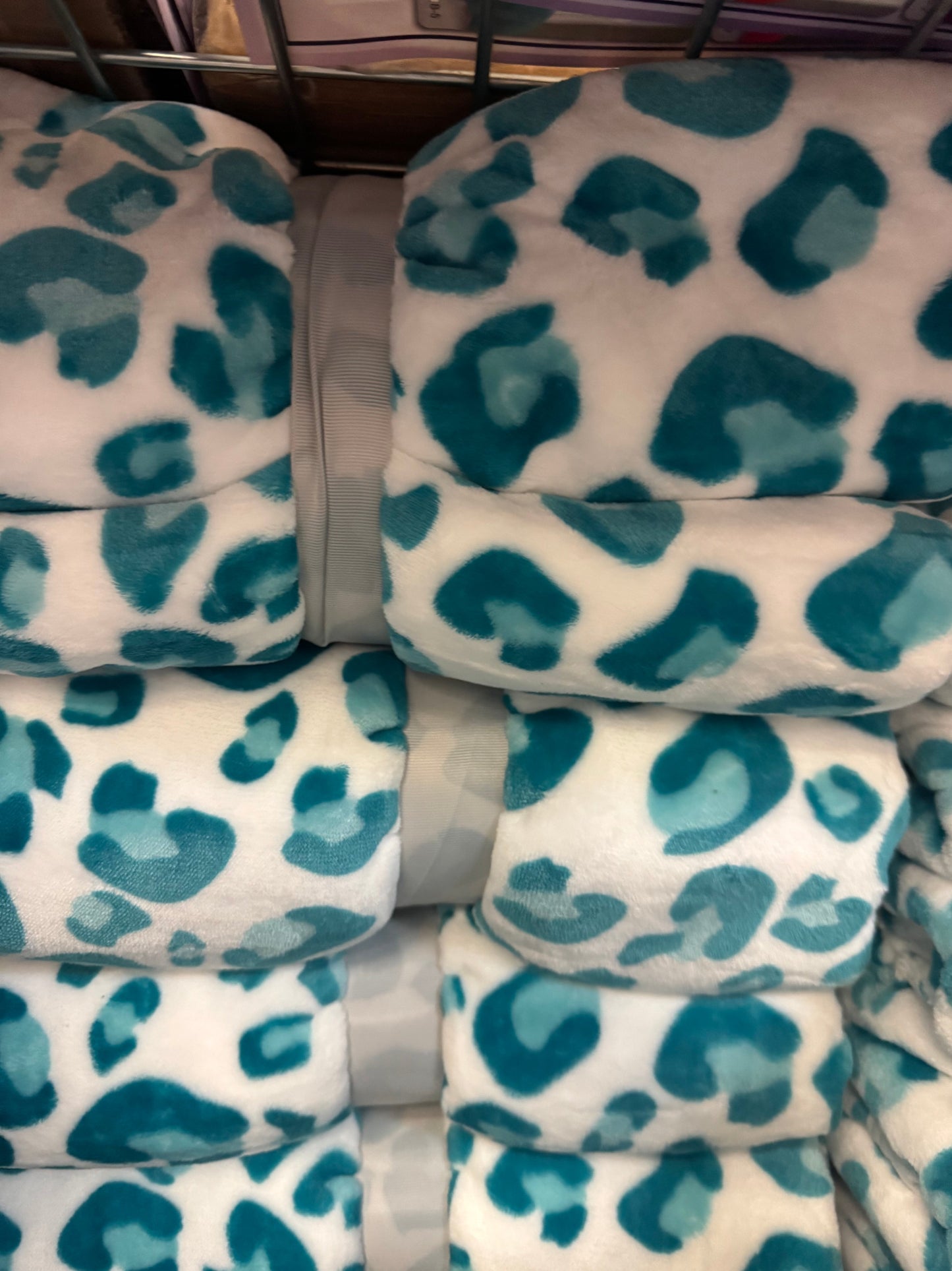 Turquoise Cheetah Super Plush Blanket 93X88