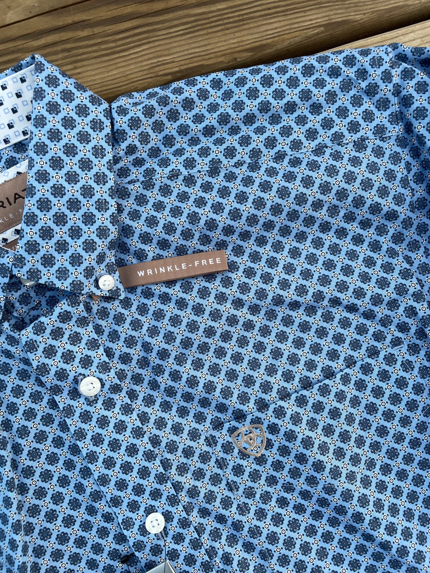 Ariat Men's Wrinkle Free Atlas Classic Fit Shirt