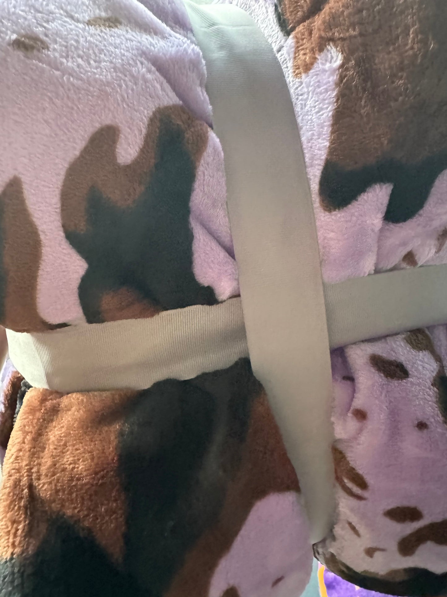 Light Purple/Pink Cow Print Blanket - QUEEN