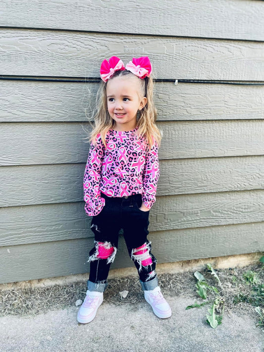 We wear pink sleeve bell leo only