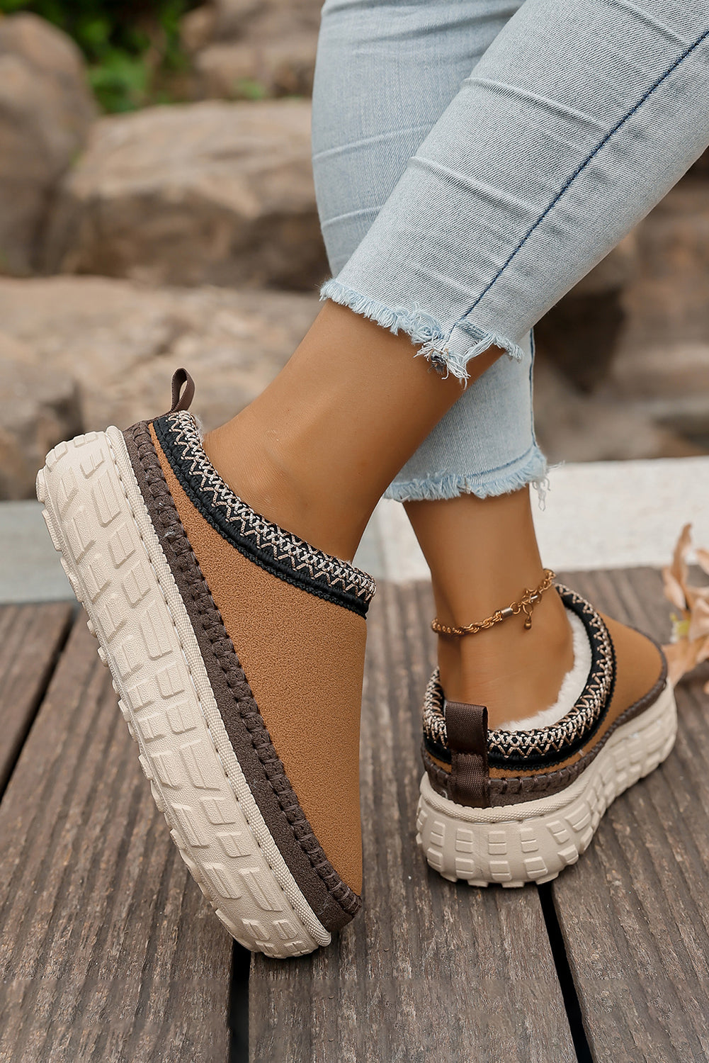 Black Contrast Stitch Detail Plush Winter Clog Slippers