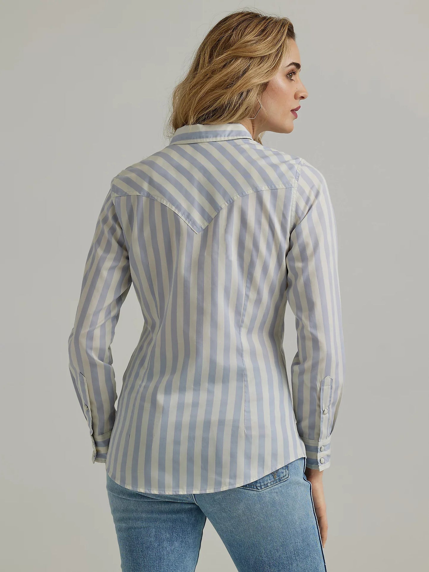 Women's Wrangler All Occasion Western Snap Shirt in Blue Stripes