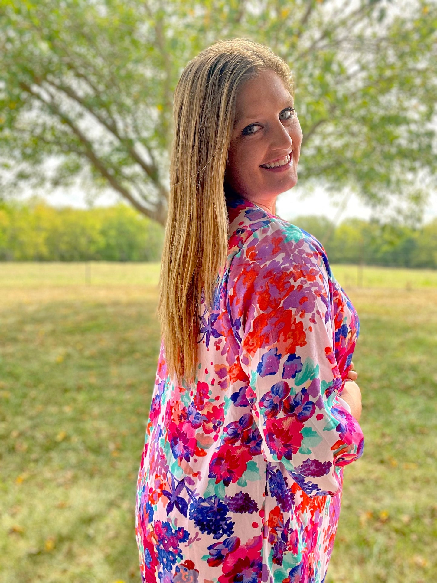 BRIGHT DAYS FLORAL KIMONO