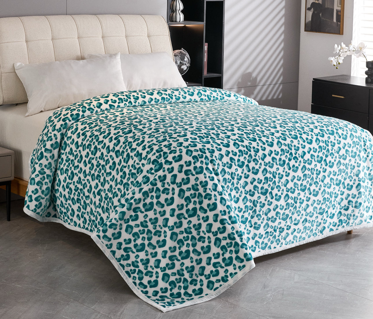 Turquoise Cheetah Super Plush Blanket 93X88
