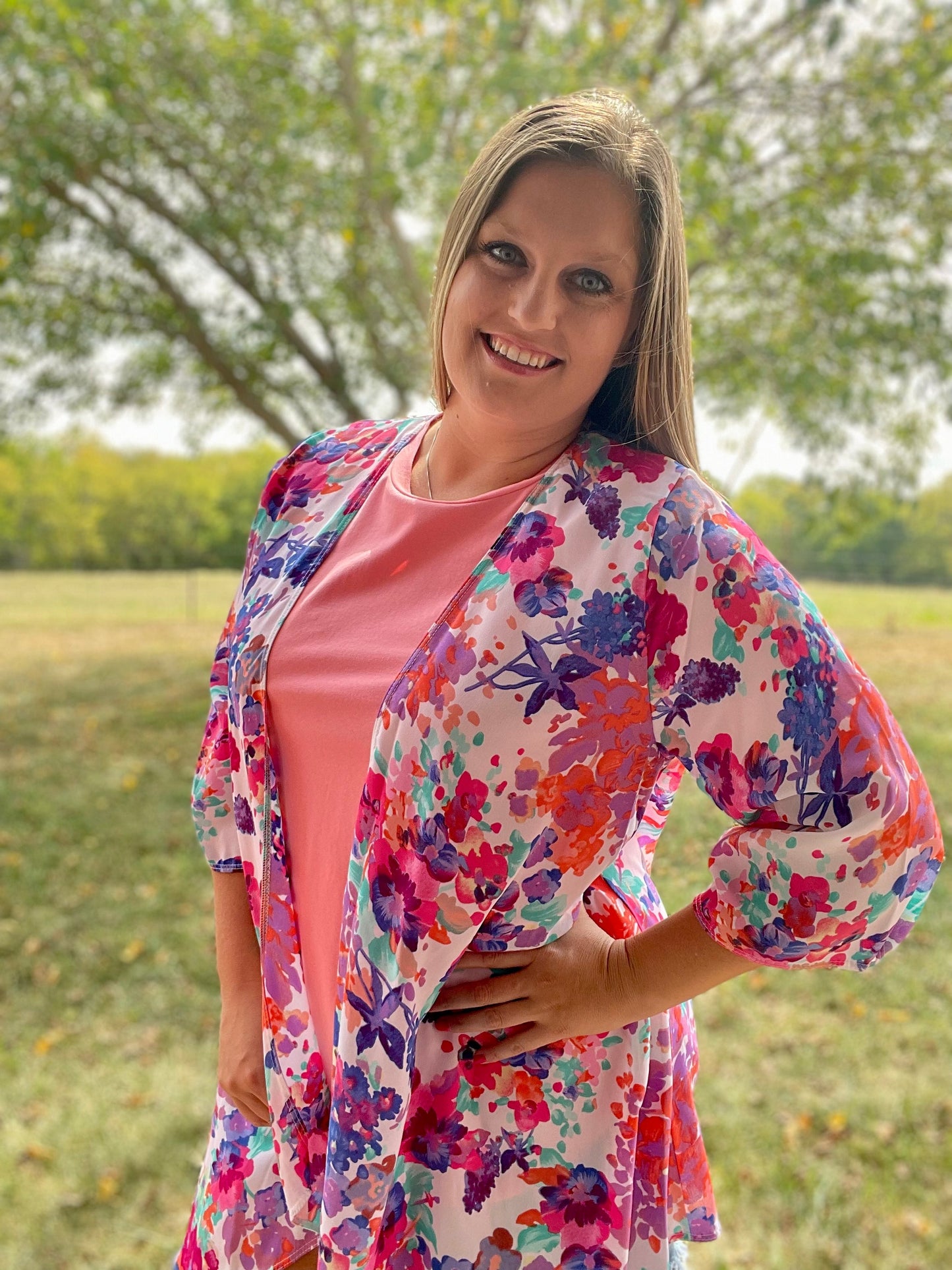 BRIGHT DAYS FLORAL KIMONO