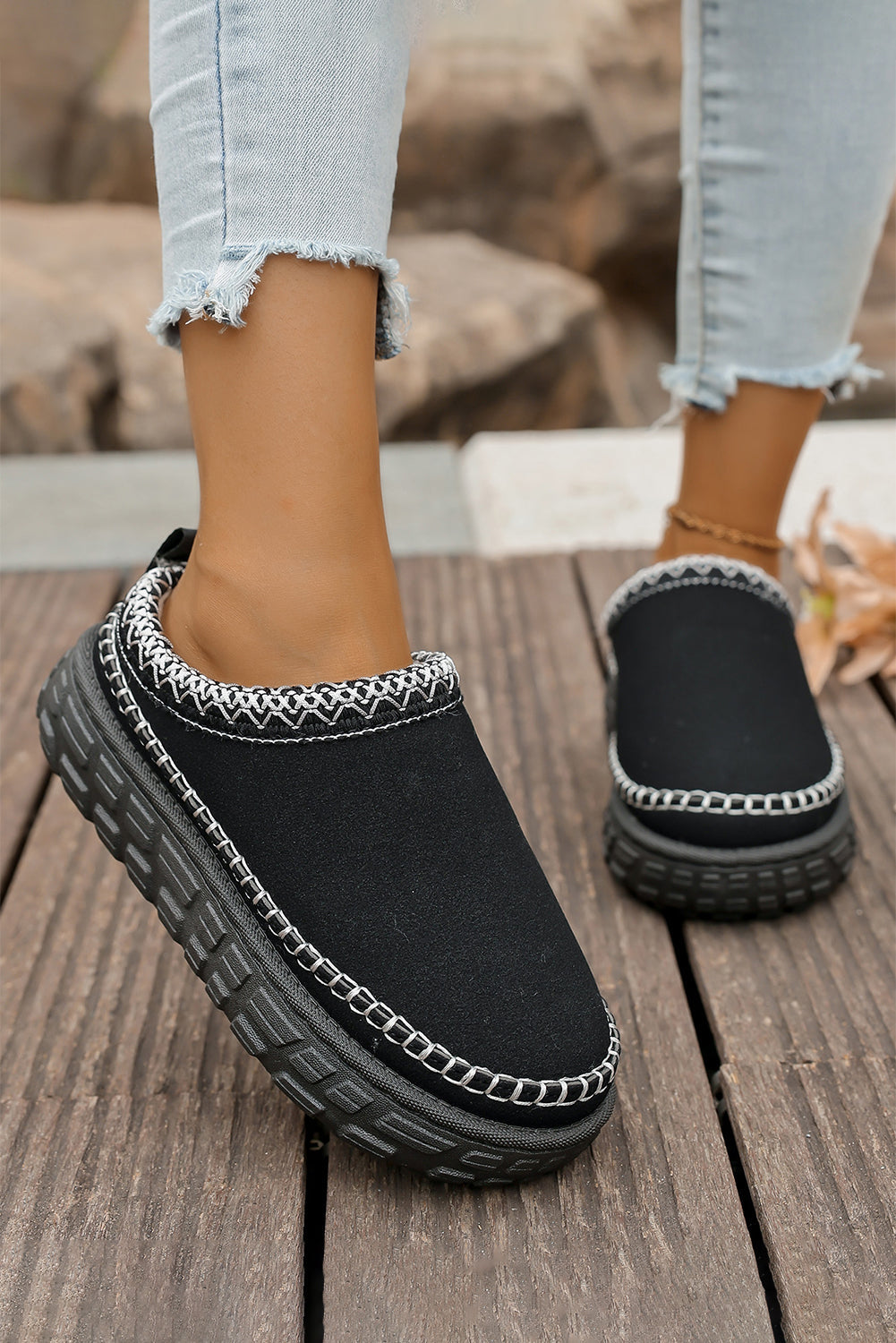 Black Contrast Stitch Detail Plush Winter Clog Slippers