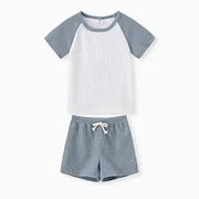 2-piece Toddler Boy Waffle Colorblock Raglan Sleeve Tee and Solid Color Shorts Set