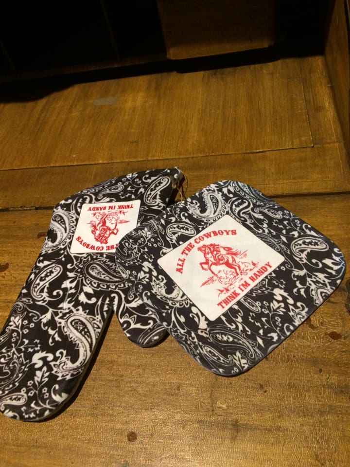 Hot Pad/Oven Mitt Set