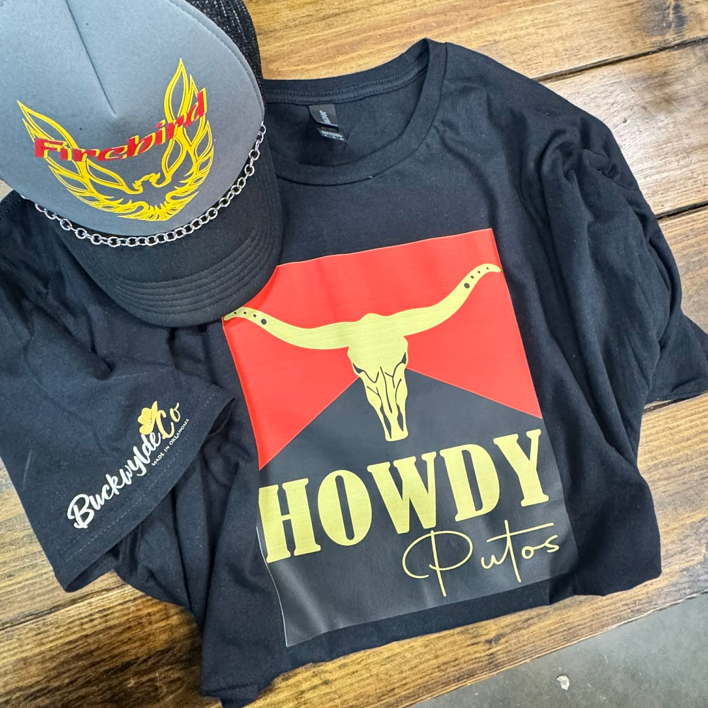 Howdy Putos Unisex T-Shirt