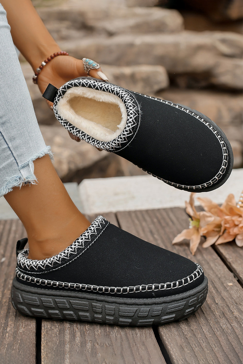 Black Contrast Stitch Detail Plush Winter Clog Slippers