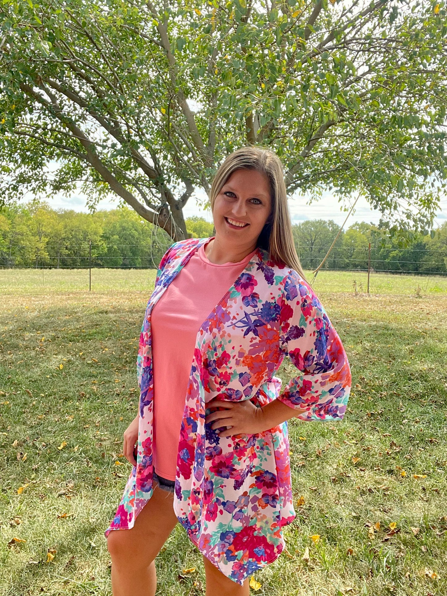 BRIGHT DAYS FLORAL KIMONO