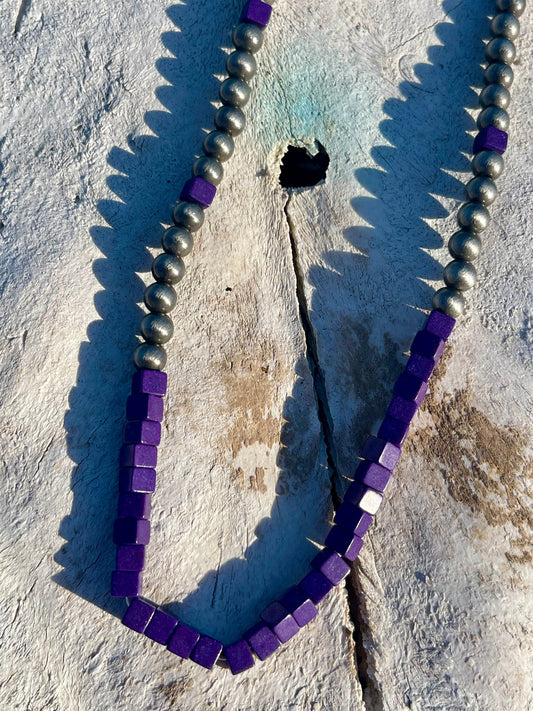 TUMBLING PURPLE NECKLACE