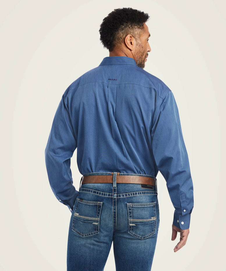 Ariat Men's Midnight Wrinkle Free Solid Pinpoint Oxford Classic Fit Shirt