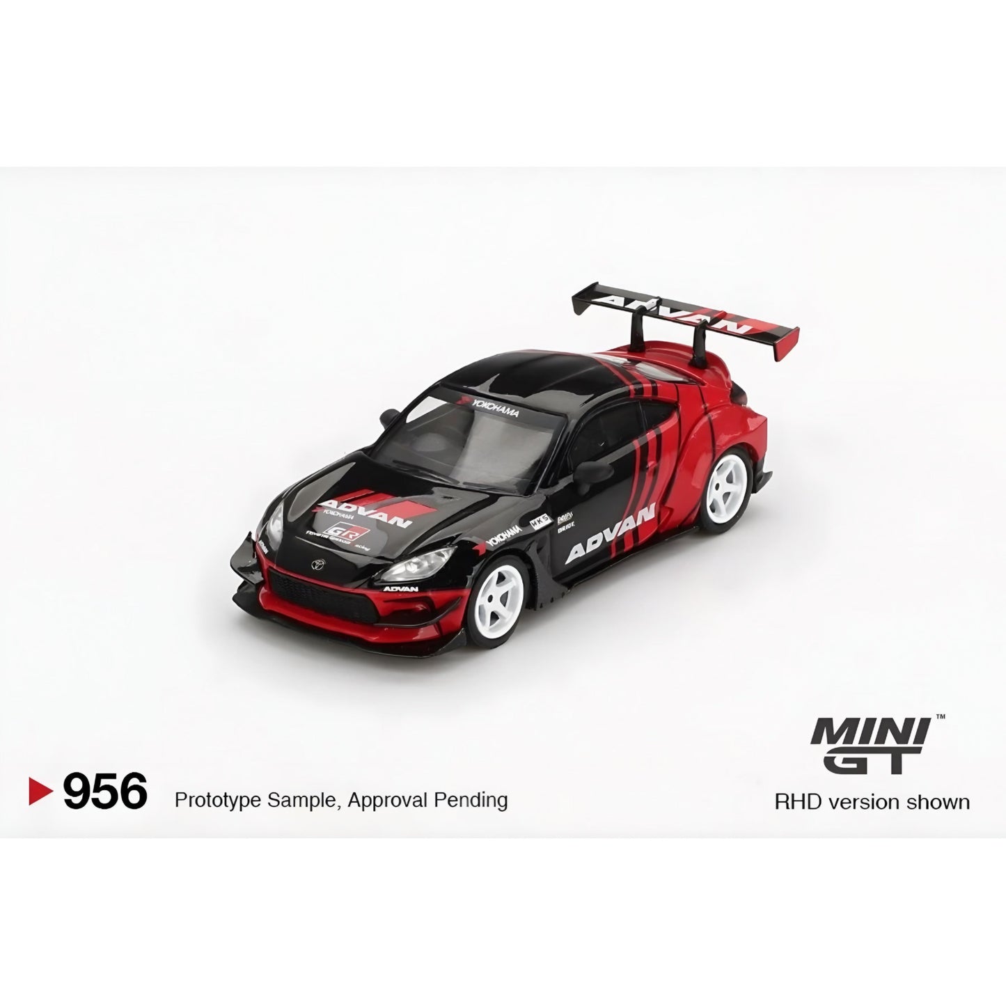 Mini GT 1:64 Toyota GR86 HKS TYPE R ADVAN 2022 Tokyo Auto Salon #956