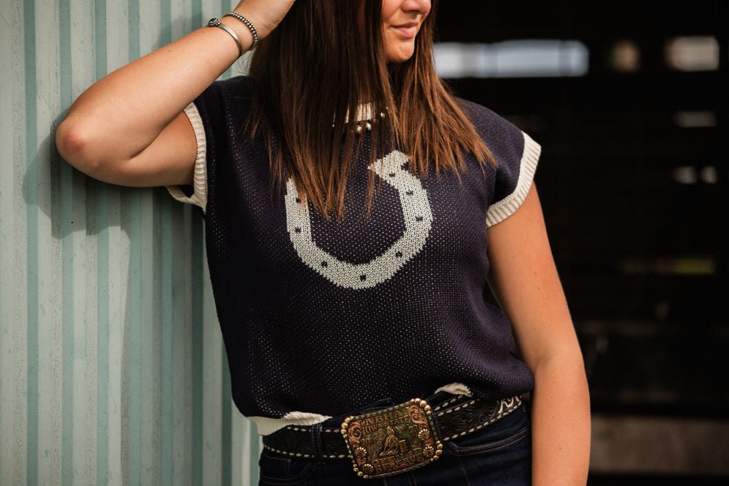 Horseshoe Short Sleeve Knit Sweater