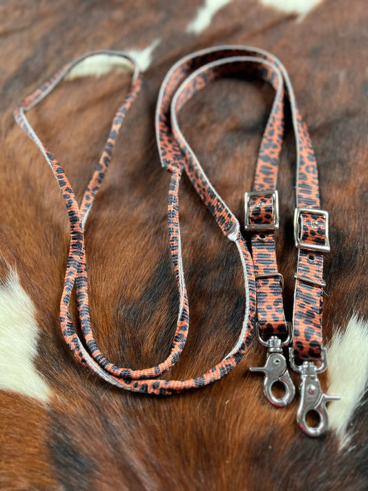 3/4" x 8ft Cheetah nylon contest rein with scissor snap end.