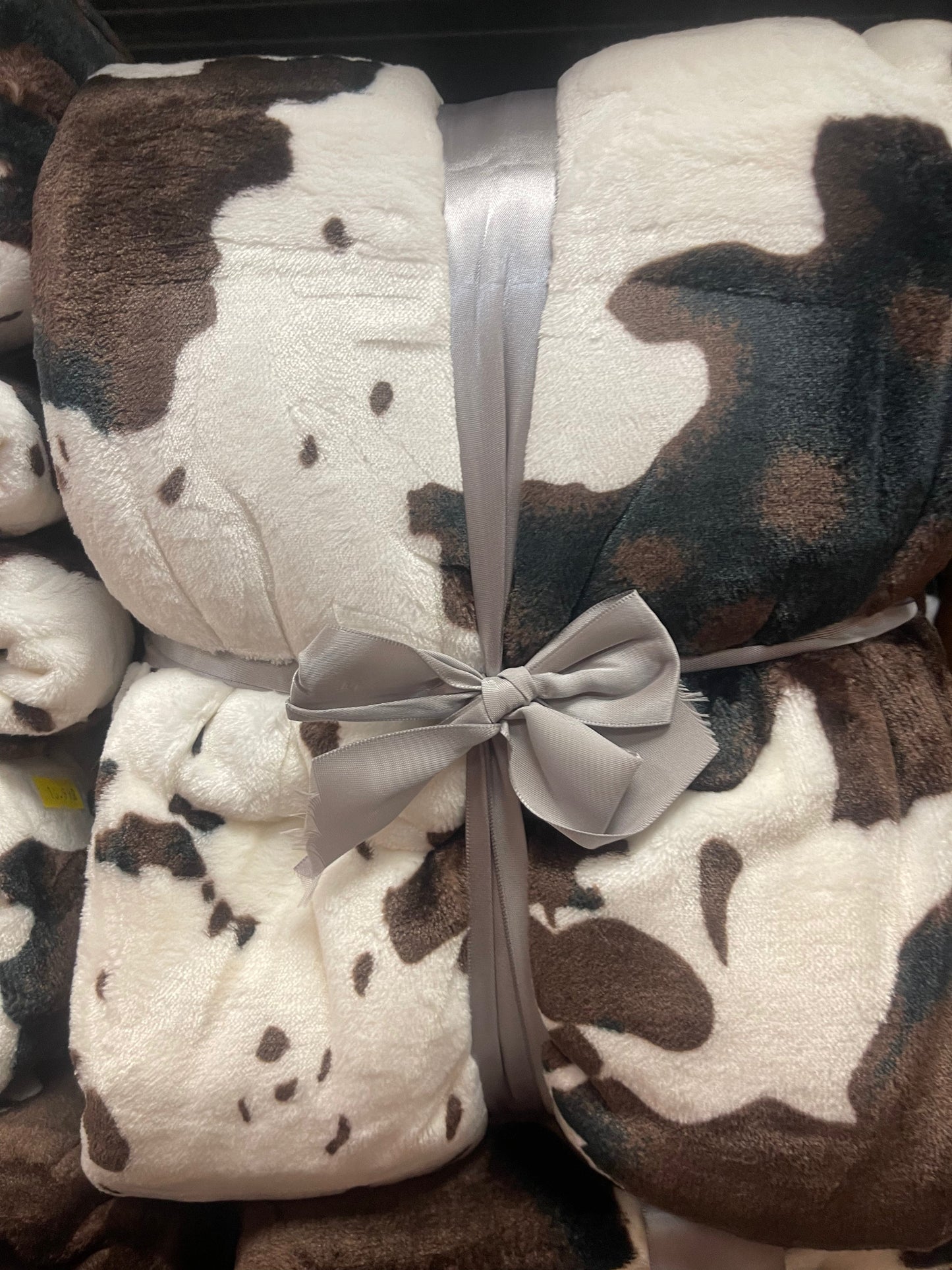 Cow Print Super Plush Blanket - FULL/QUEEN