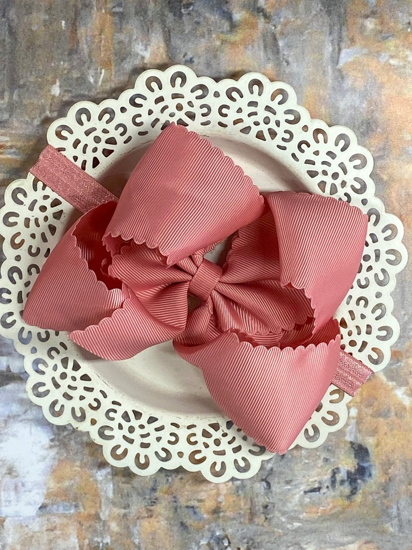Oversize Scalloped Bow - Headband - 5.5"