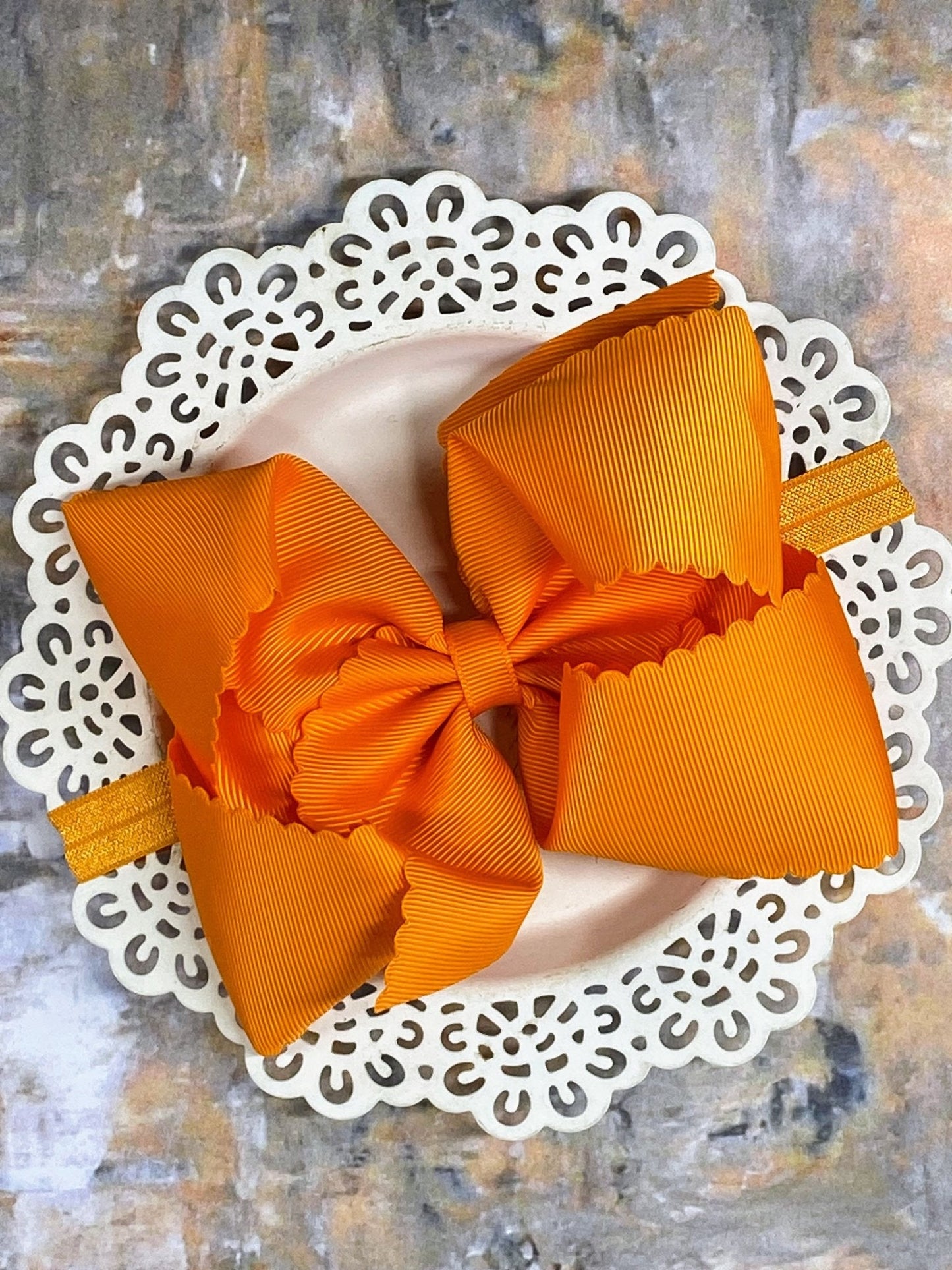 Oversize Scalloped Bow - Headband - 5.5"