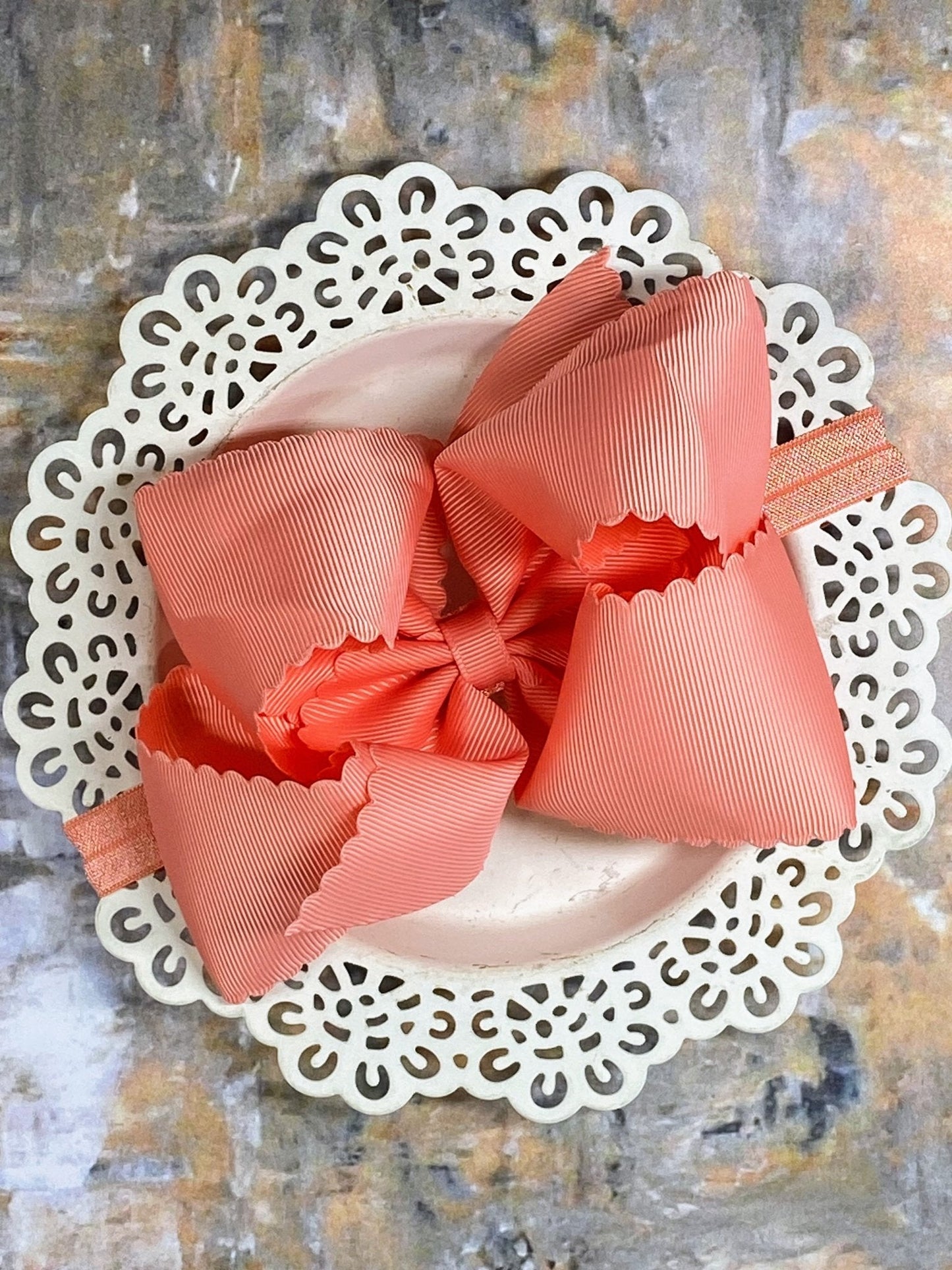 Oversize Scalloped Bow - Headband - 5.5"
