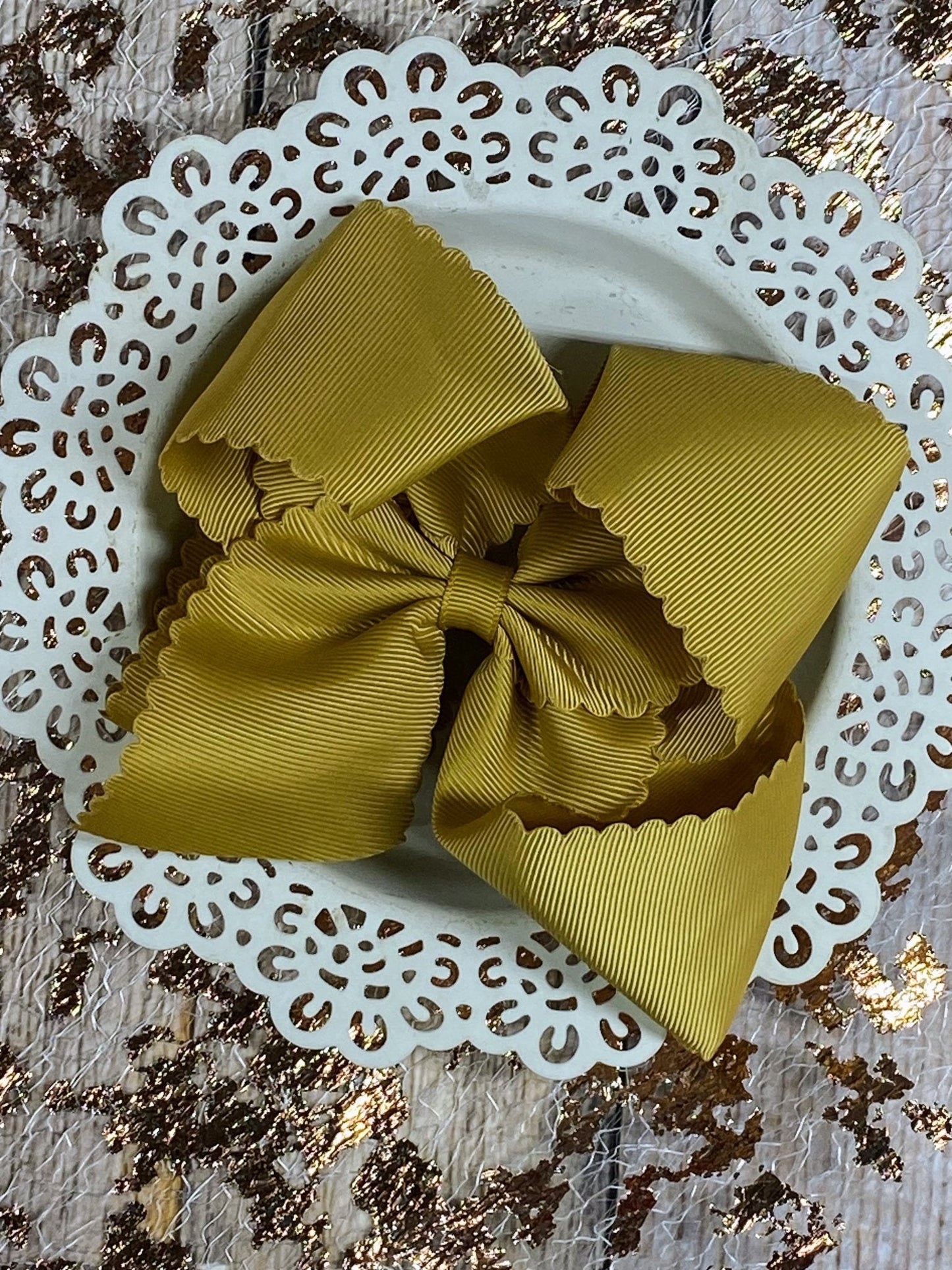 Oversize Scalloped Bows - Alligator Clip - 5.5"