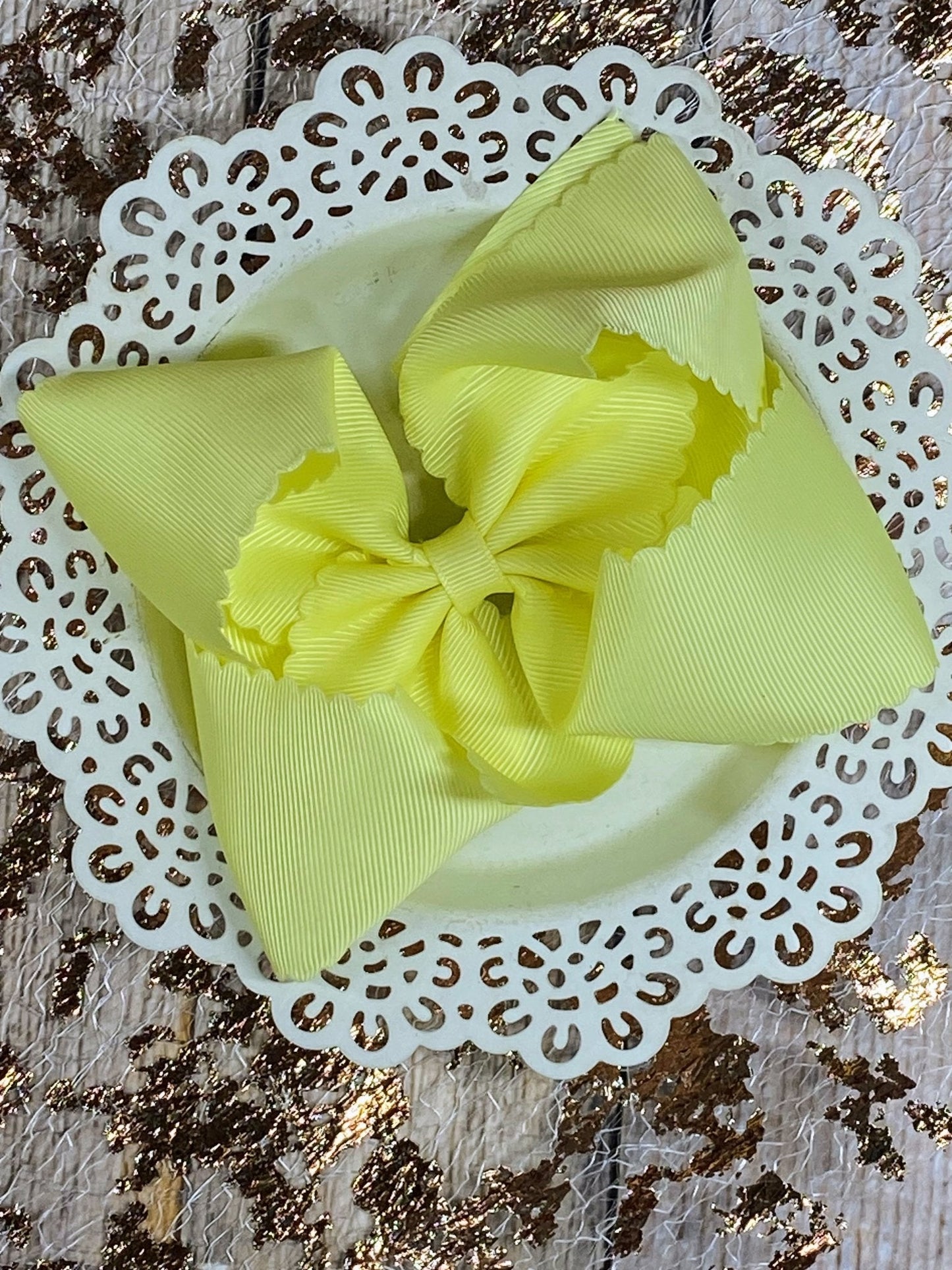 Oversize Scalloped Bows - Alligator Clip - 5.5"