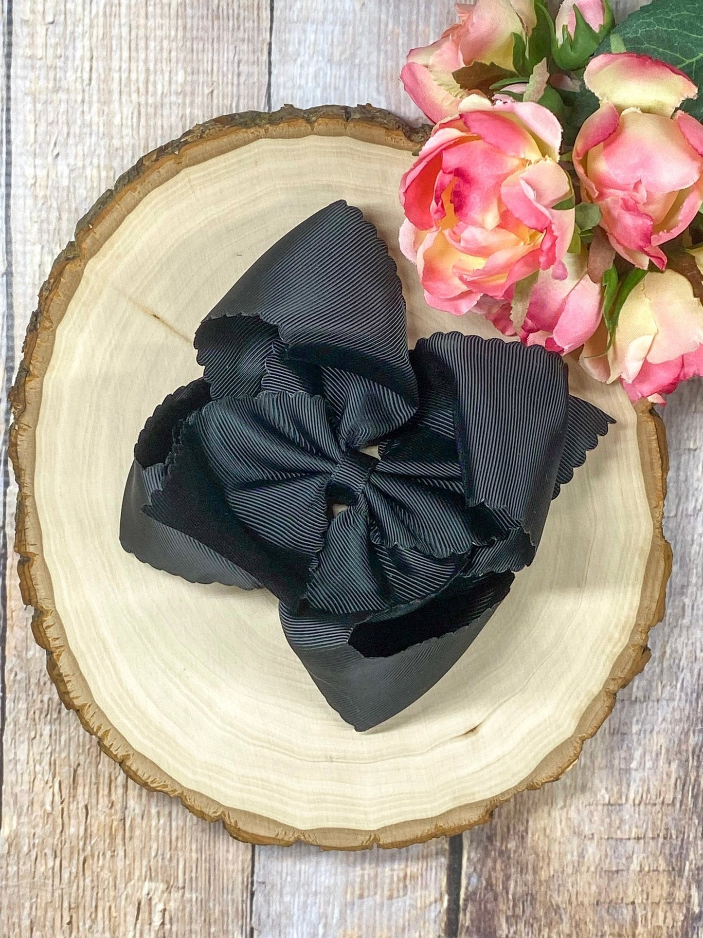 Oversize Scalloped Bows - Alligator Clip - 5.5"