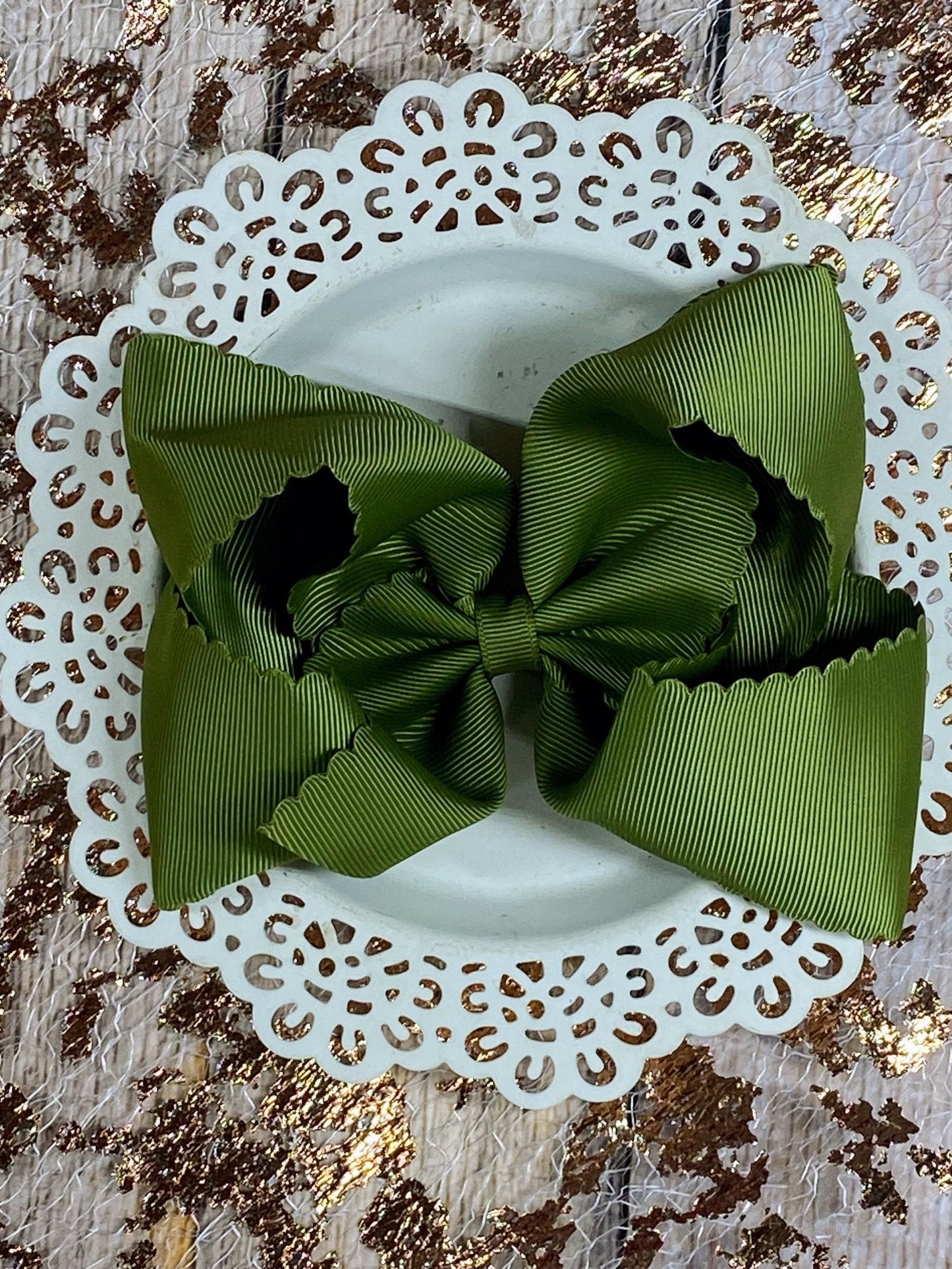 Oversize Scalloped Bows - Alligator Clip - 5.5"