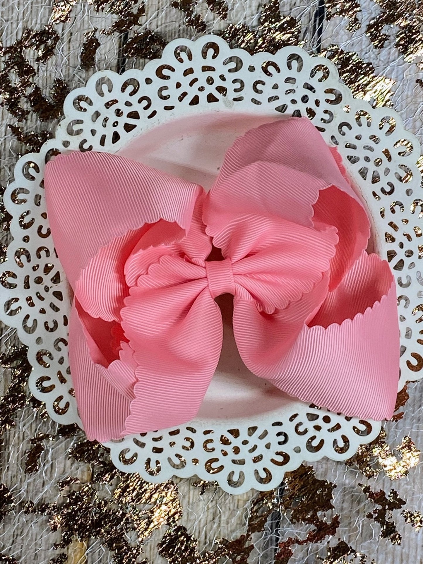 Oversize Scalloped Bows - Alligator Clip - 5.5"