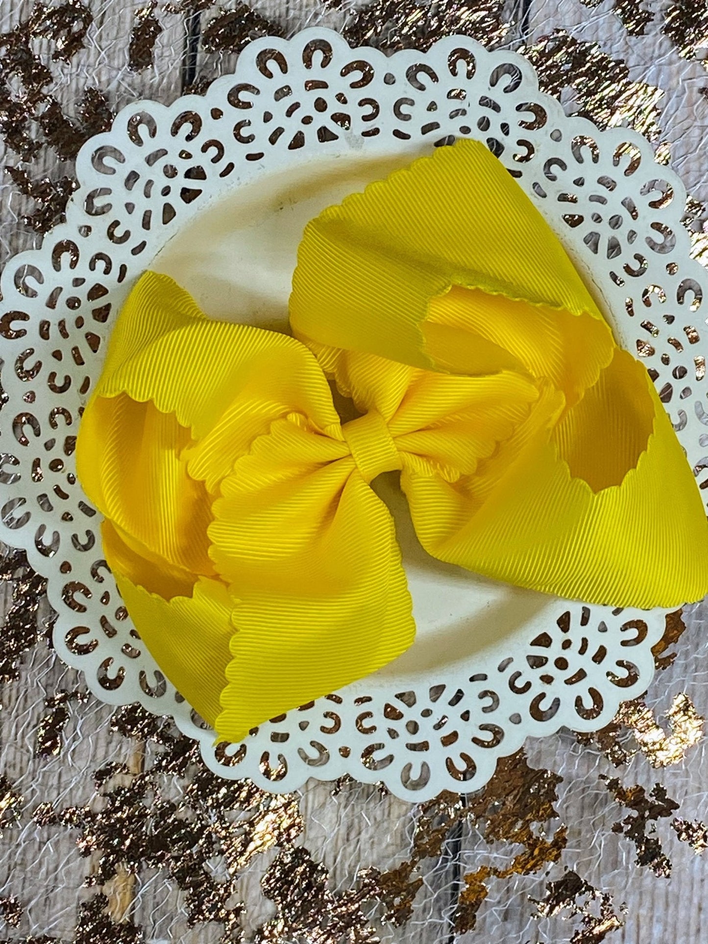 Oversize Scalloped Bows - Alligator Clip - 5.5"