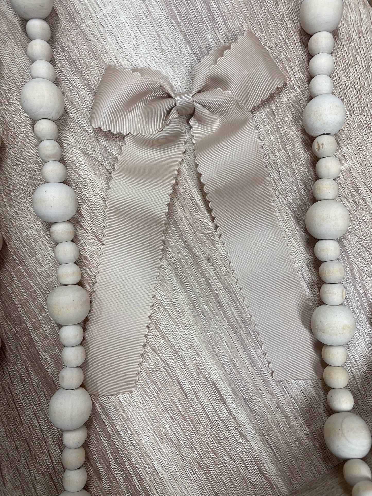 Scalloped Long Tail Bow with Alligator Clip